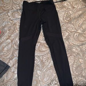 Reflective mesh panel leggings